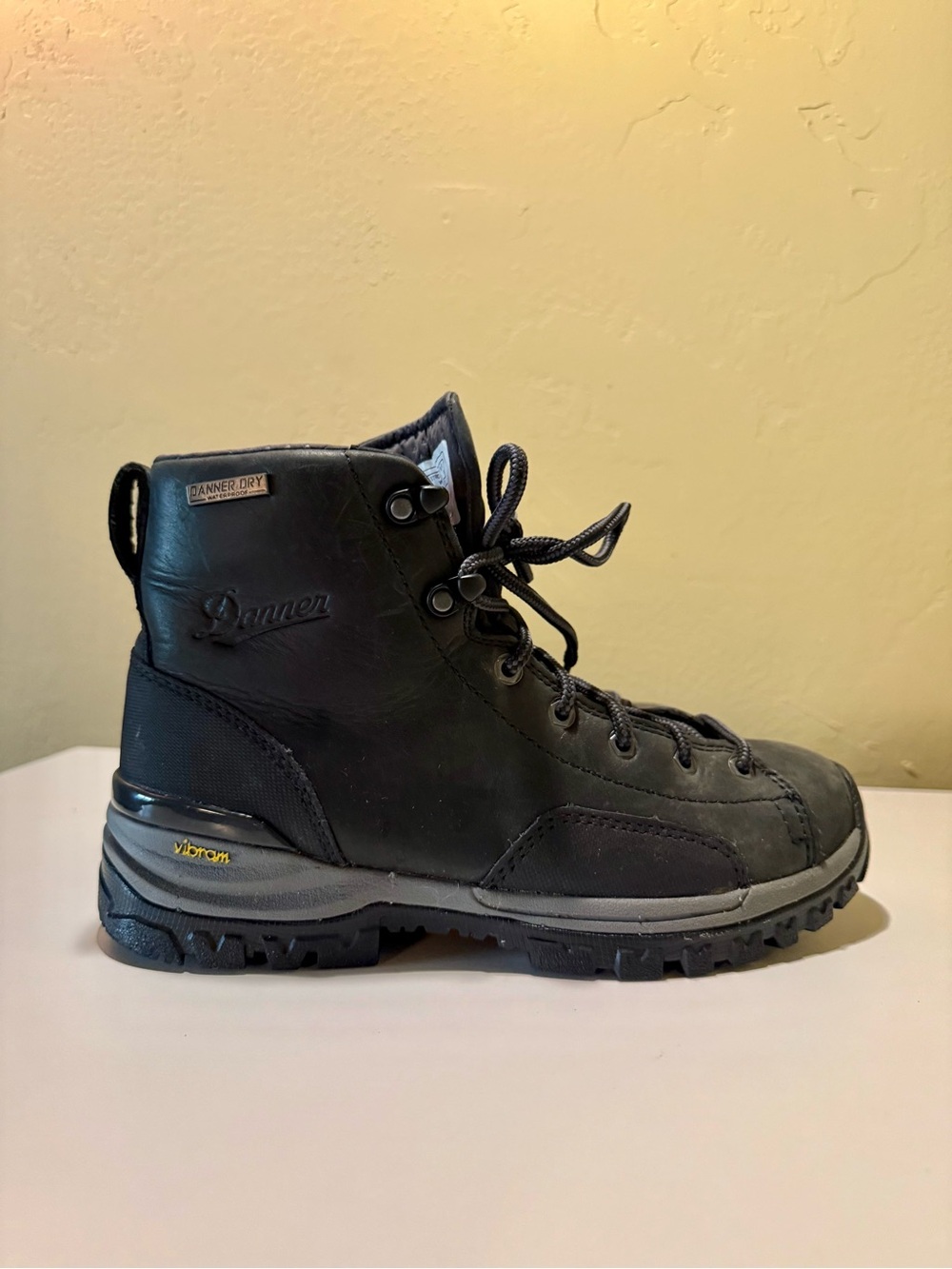Danner Stronghold Black Leather Waterproof Boots Women's Size 6.5
